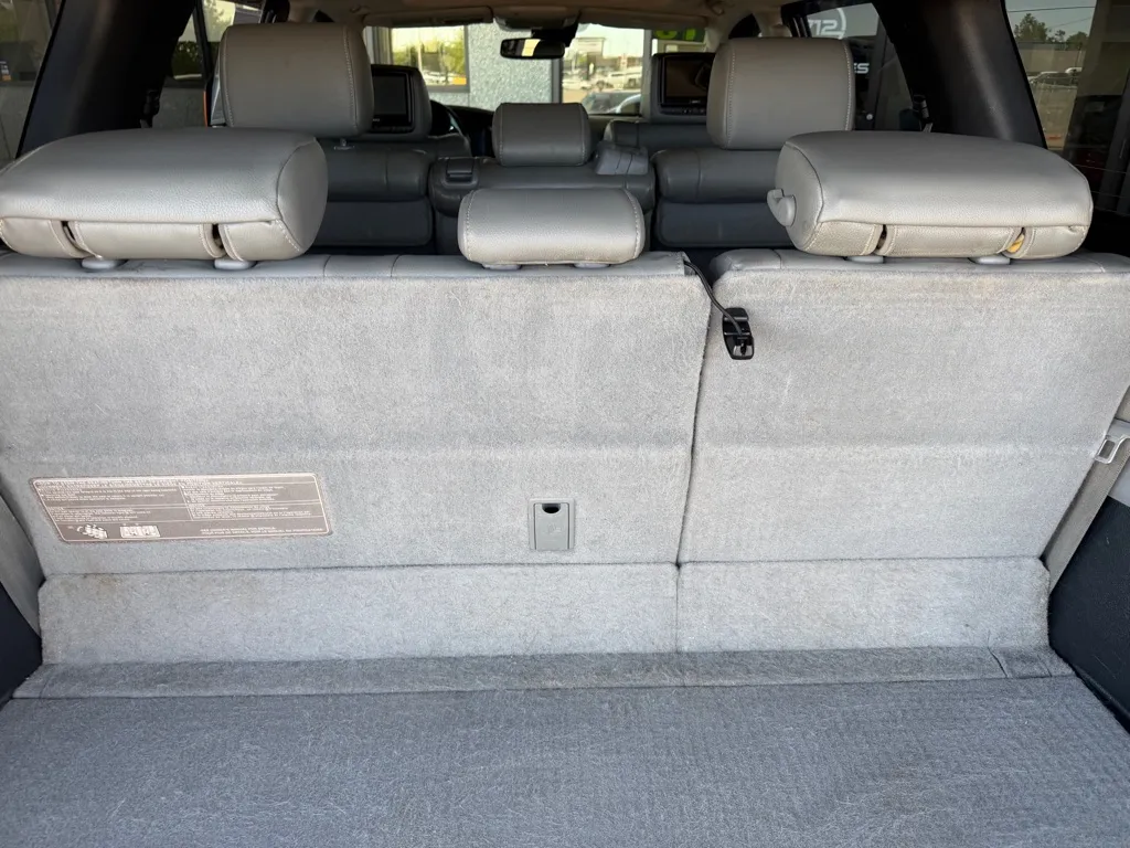Toyota Sequoia photo 33