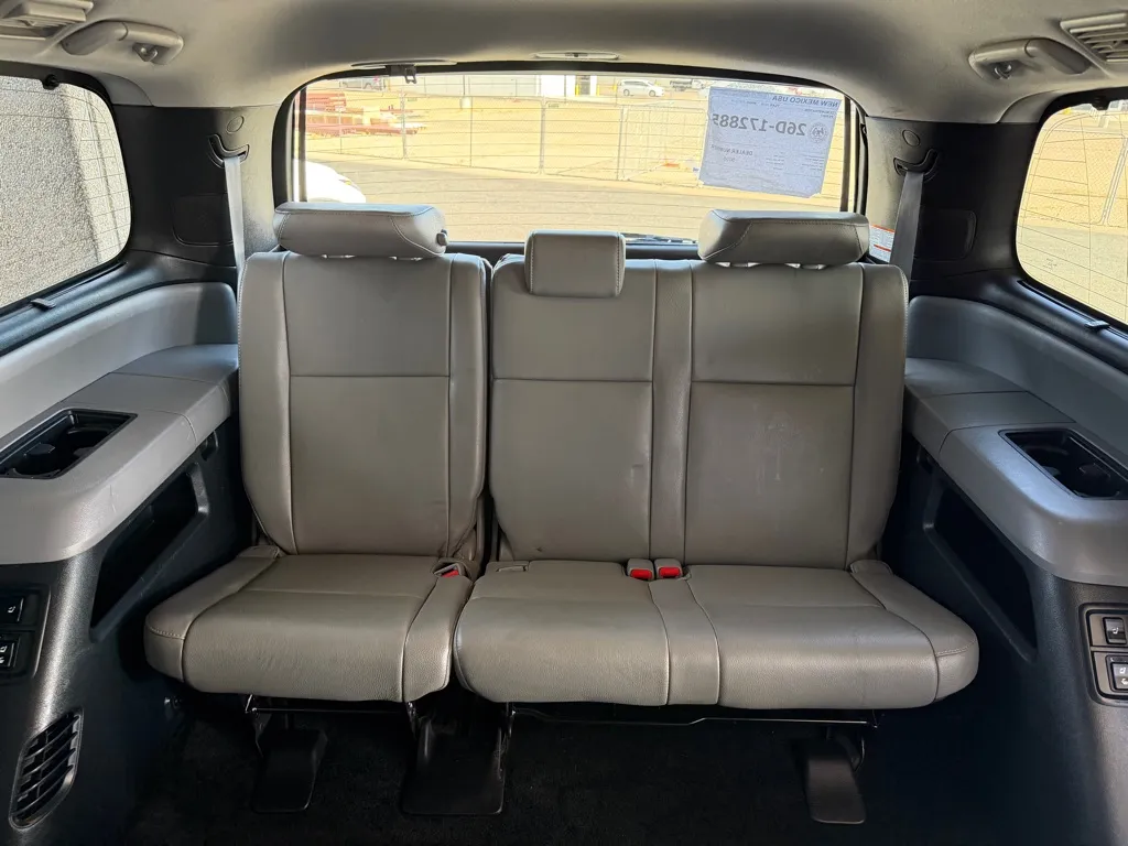 Toyota Sequoia photo 27
