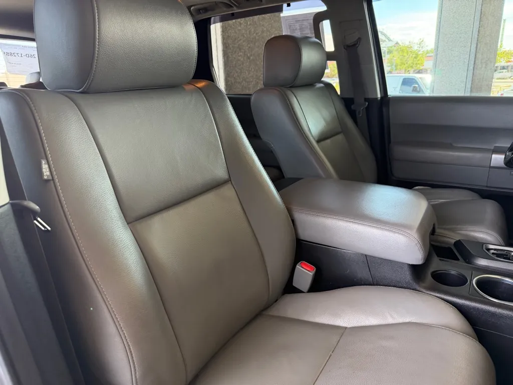 Toyota Sequoia photo 40