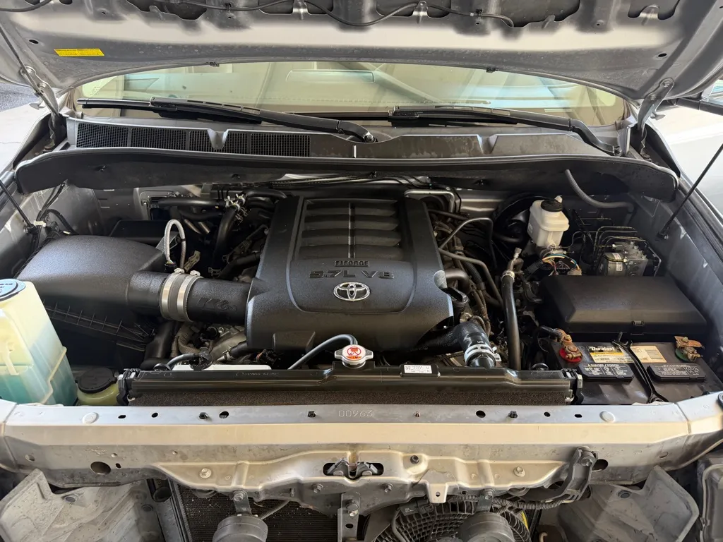 Toyota Sequoia photo 59