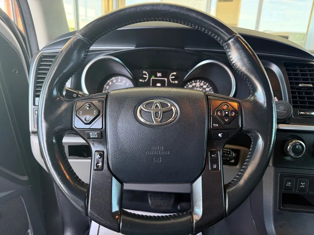 Toyota Sequoia photo 8