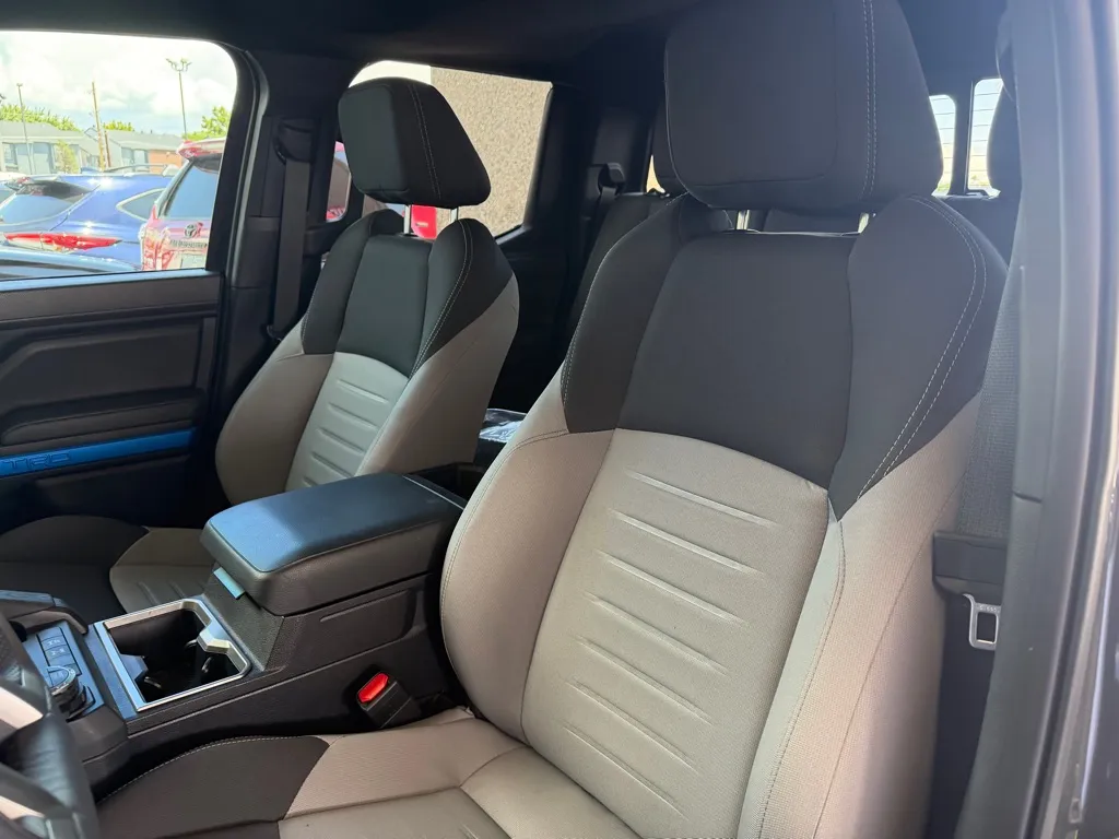 2025 Toyota Tacoma TRD Off Road - Photo 6