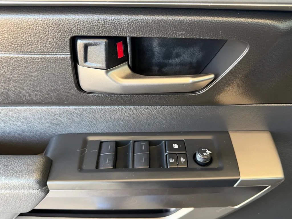 2026 Toyota Tundra SR5 - Photo 20