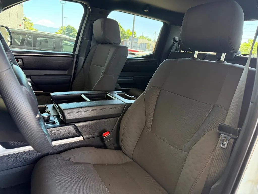 2026 Toyota Tundra SR5 - Photo 6