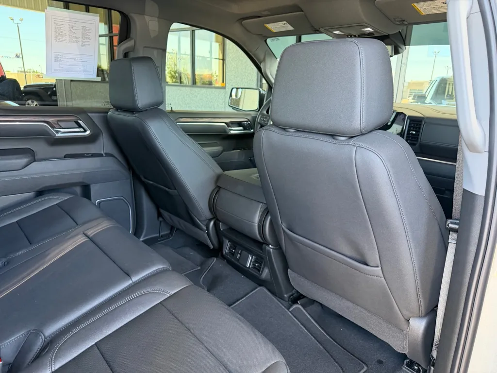 GMC Sierra photo 28