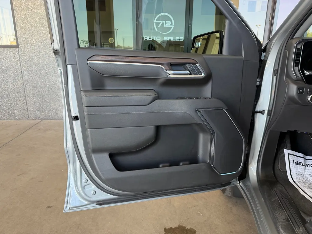 GMC Sierra photo 16