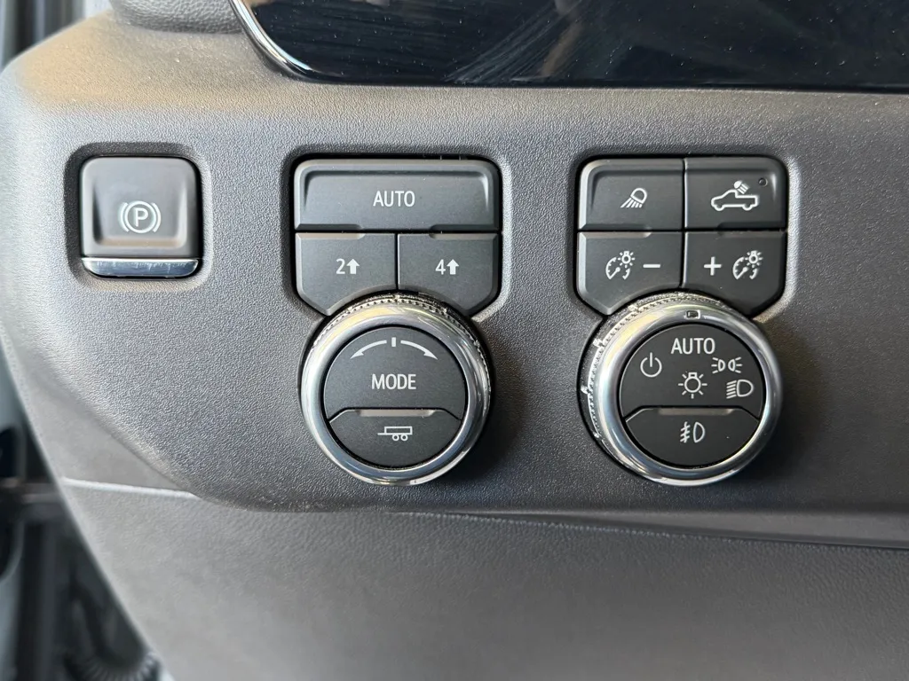 GMC Sierra photo 15