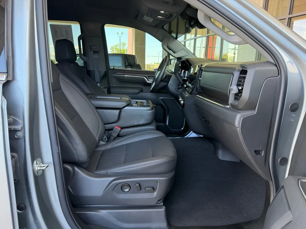 GMC Sierra photo 30