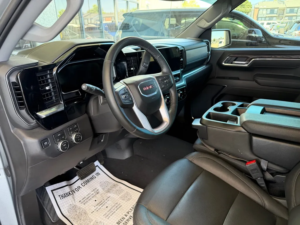 GMC Sierra photo 7
