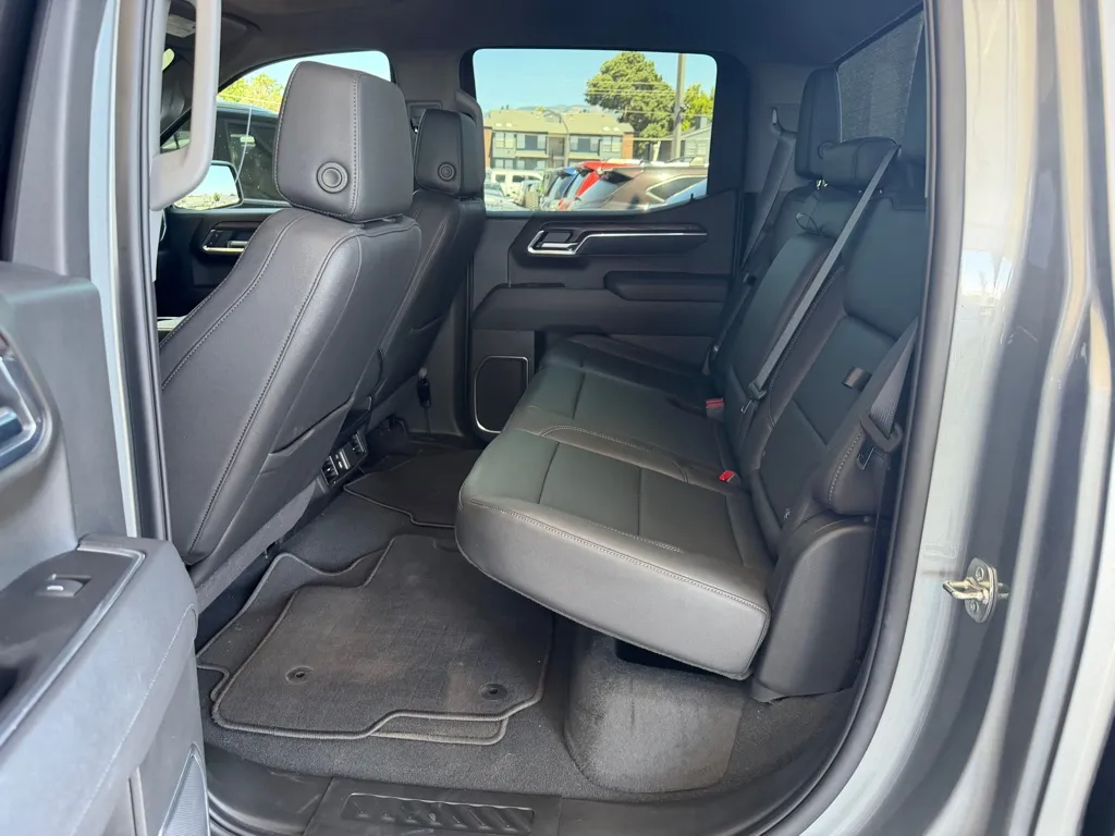 GMC Sierra photo 18