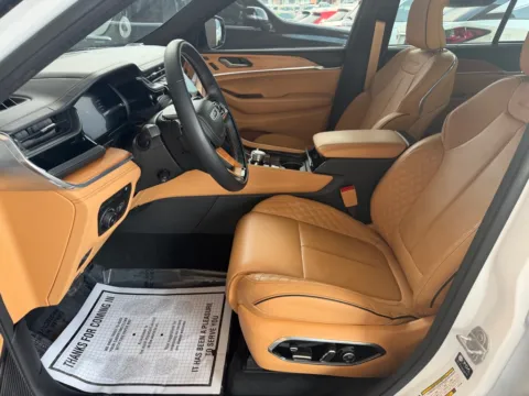 More photos of 2022 JEEP GRAND CHEROKEE SUMMIT 4XE at 712 Auto Sales, NM