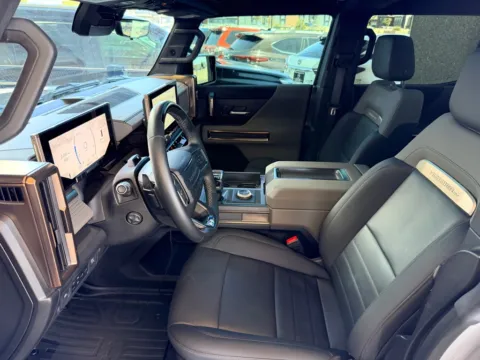 More photos of 2024 GMC HUMMER PICKUP 3X at 712 Auto Sales, NM