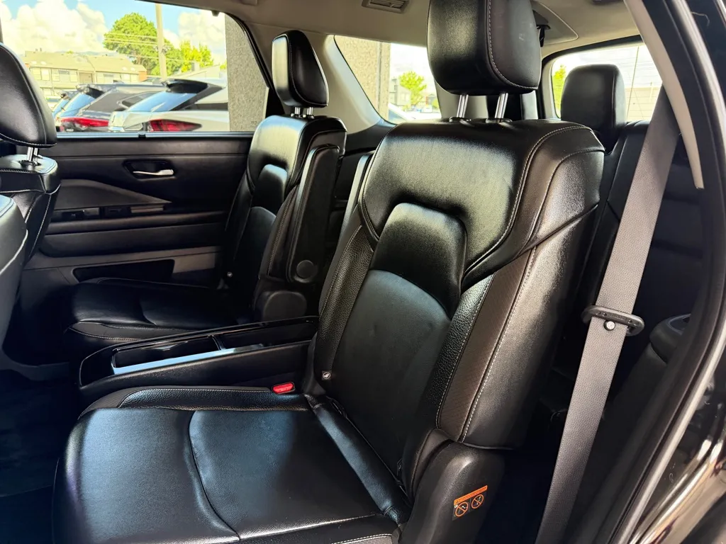 Nissan Pathfinder photo 19