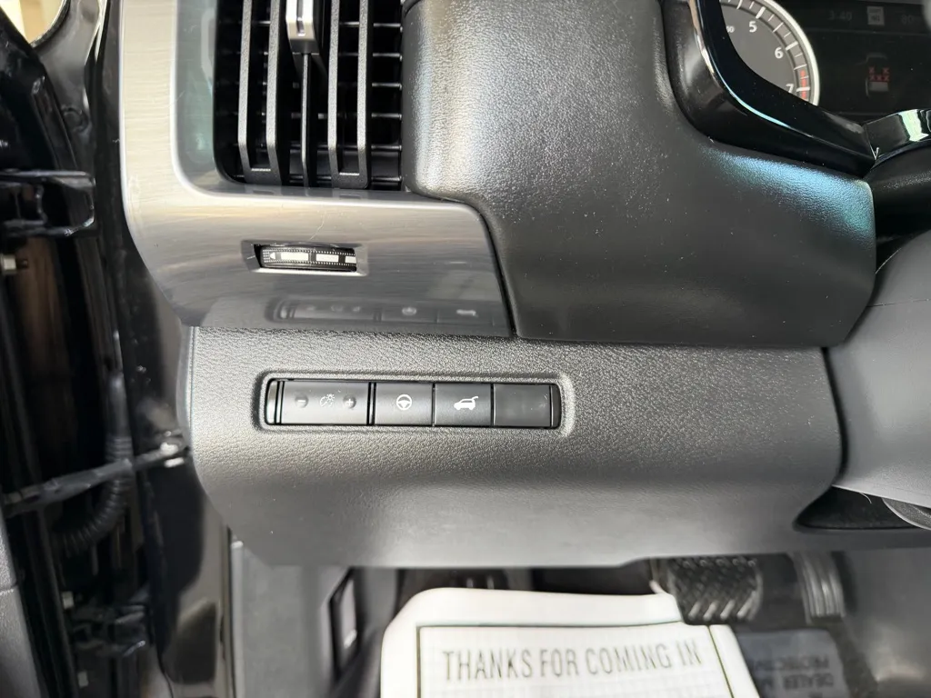Nissan Pathfinder photo 16