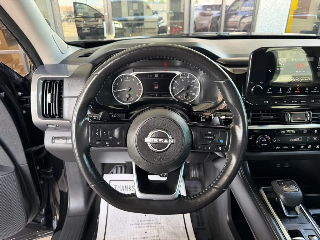 Nissan Pathfinder photo 10