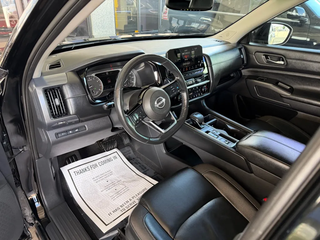 Nissan Pathfinder photo 7
