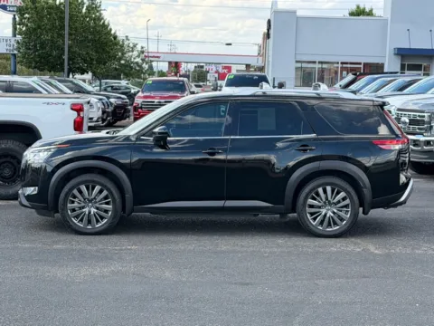 Photos of 2022 NISSAN PATHFINDER SL for sale in Albuquerque, NM at 712 Auto Sales