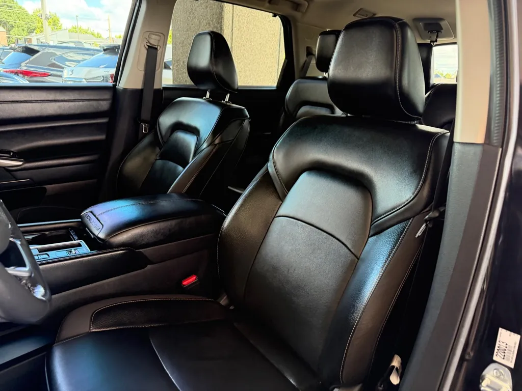 Nissan Pathfinder photo 6