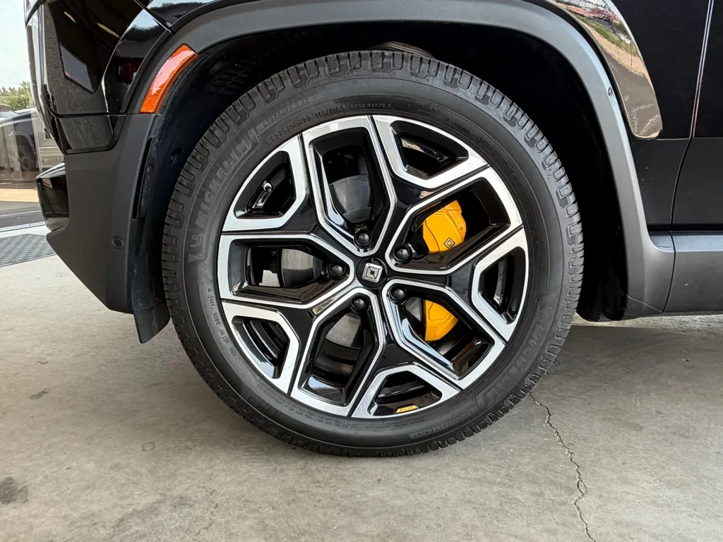 Rivian R1S photo 70