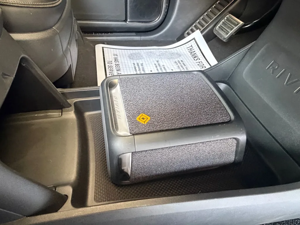 Rivian R1S photo 48