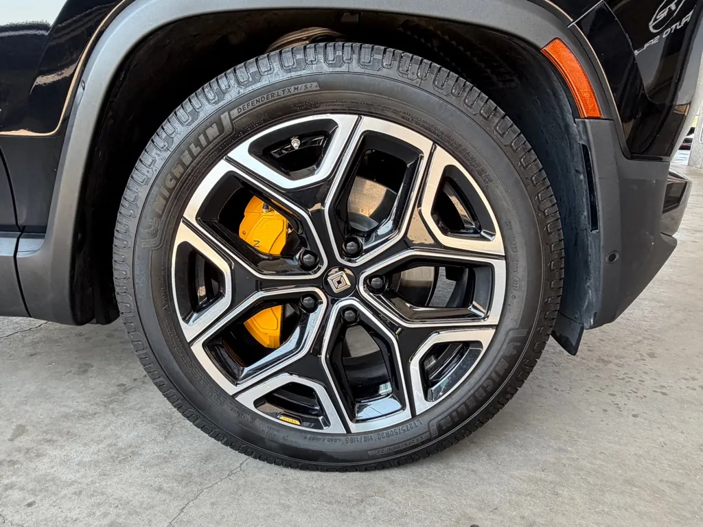 Rivian R1S photo 69