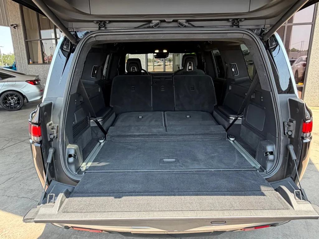 Rivian R1S photo 34