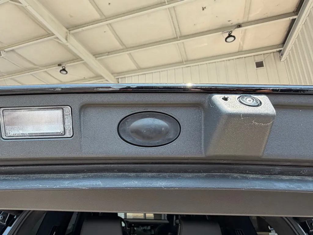 Rivian R1S photo 39