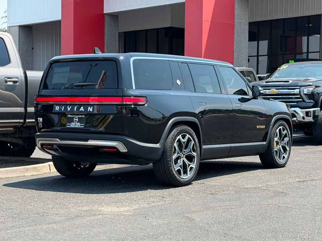 Rivian R1S photo 61