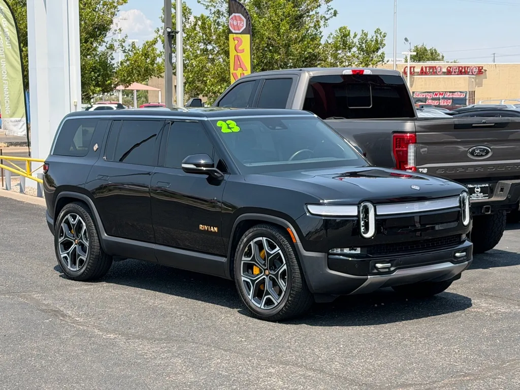 Rivian R1S photo 64