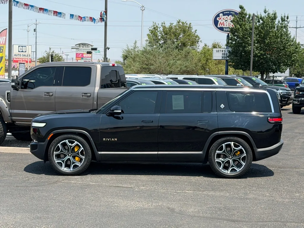 Rivian R1S photo 55