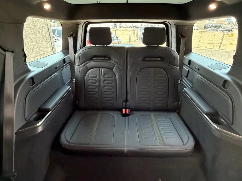 Rivian R1S photo 27