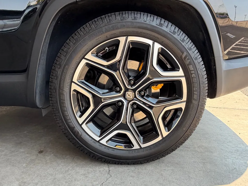 Rivian R1S photo 67