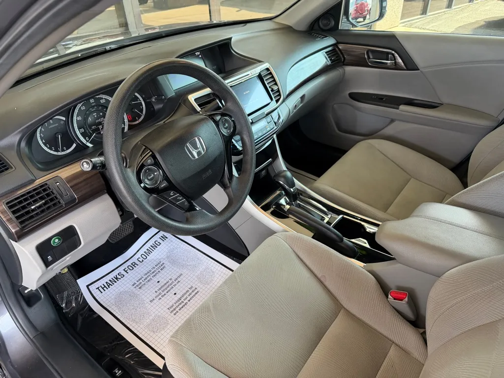 Honda Accord photo 7