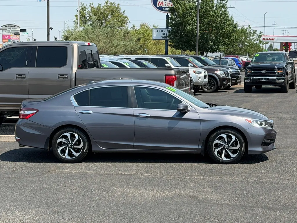 Honda Accord photo 3