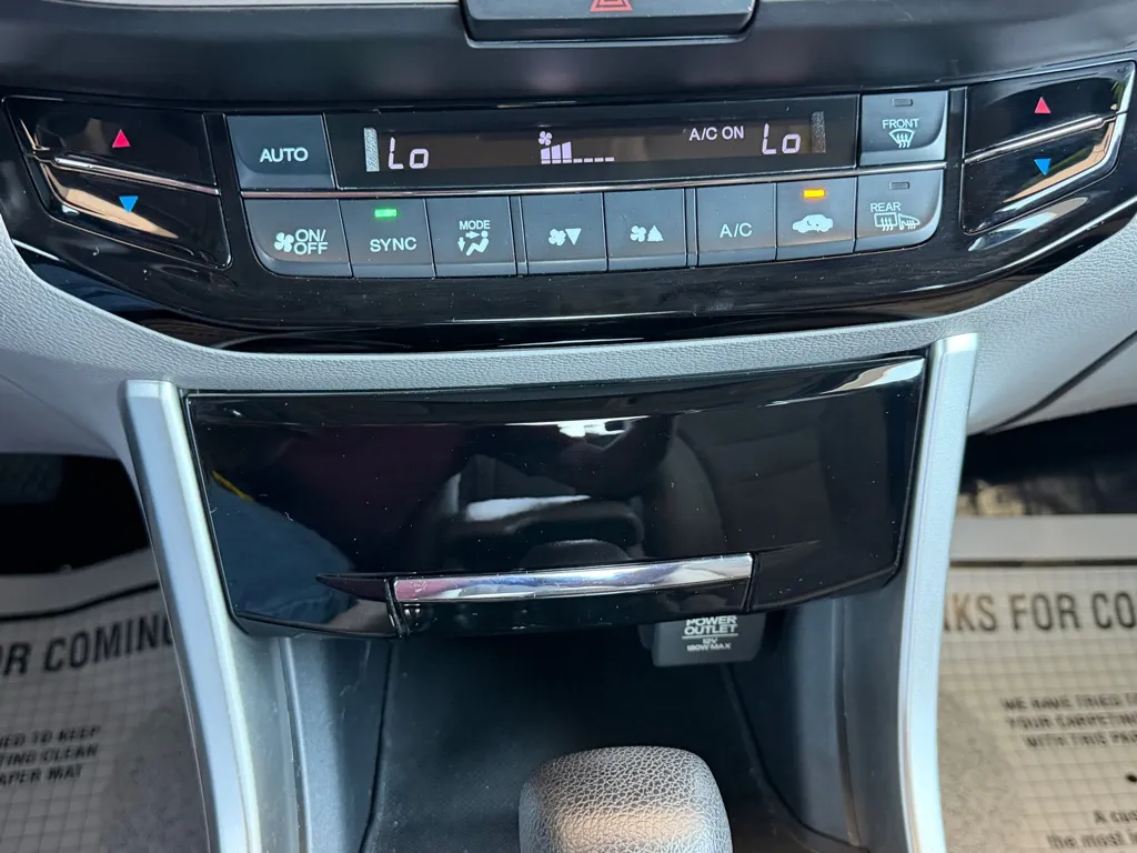 Honda Accord photo 16
