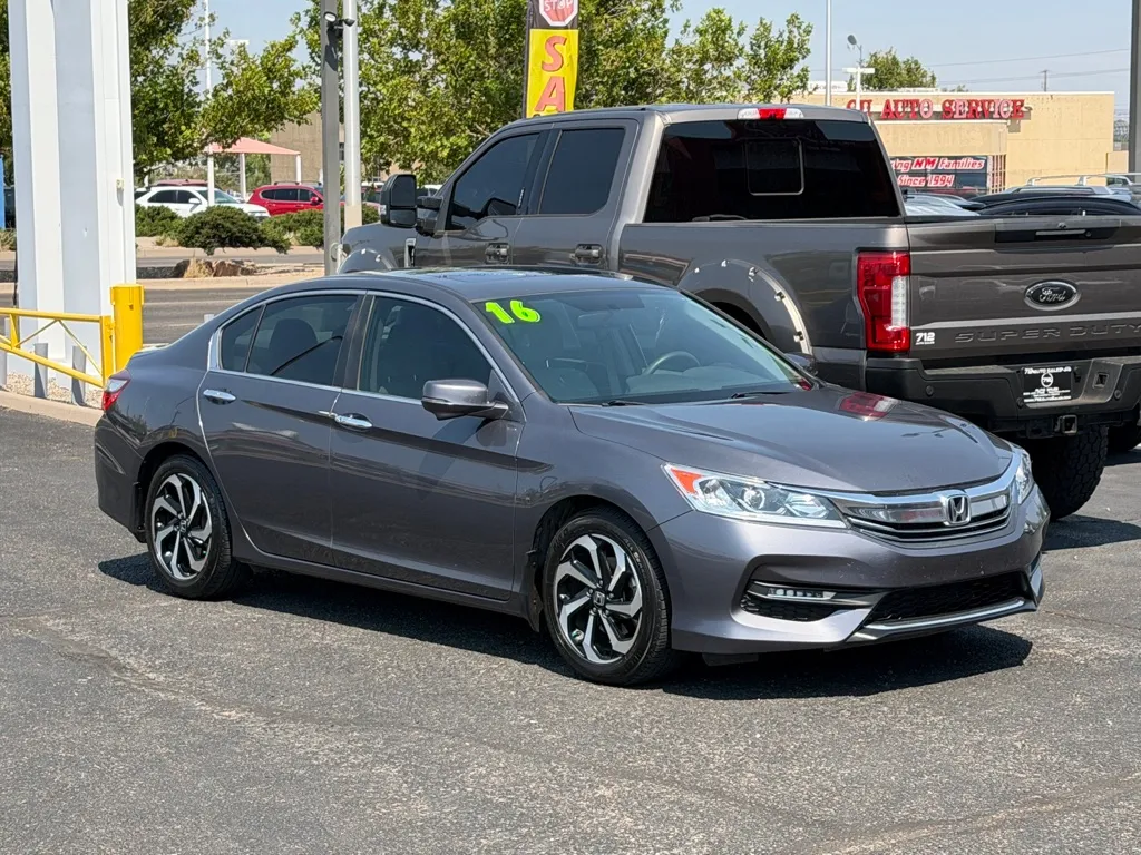 Honda Accord photo 4