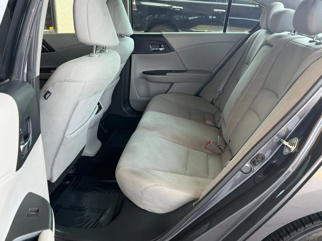 Honda Accord photo 22