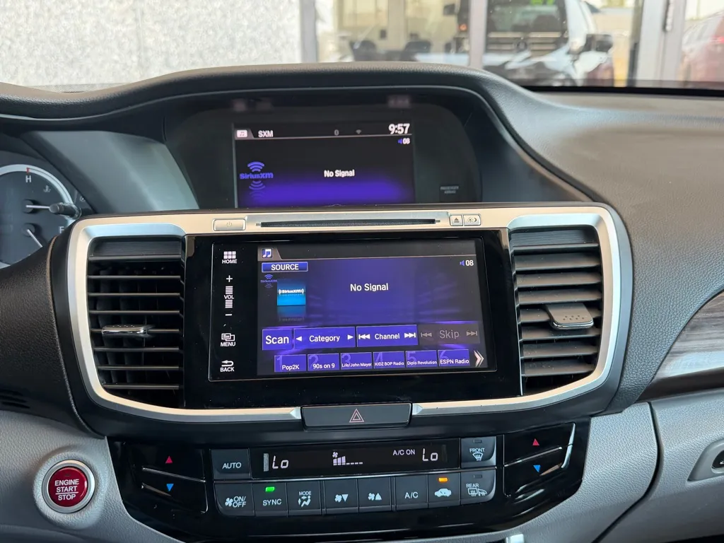 Honda Accord photo 12
