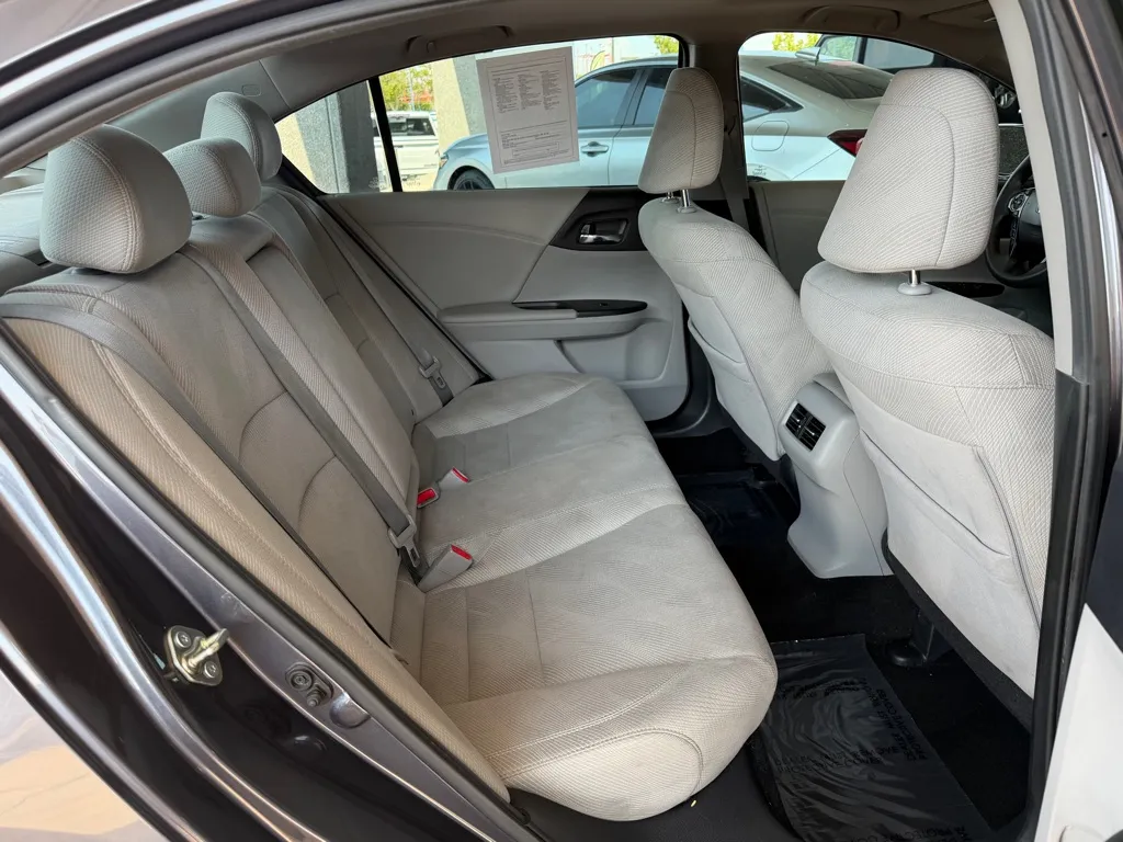 Honda Accord photo 31