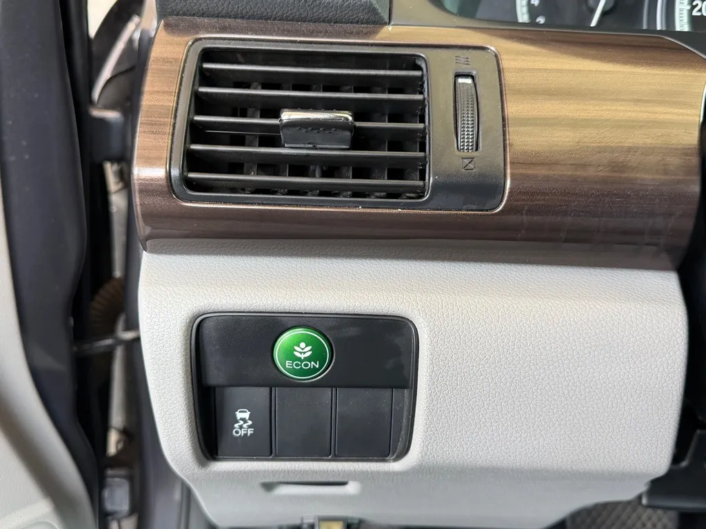 Honda Accord photo 17