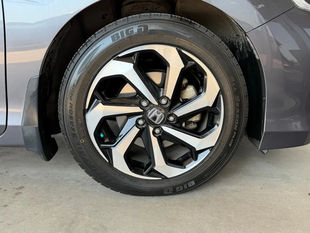 Honda Accord photo 57