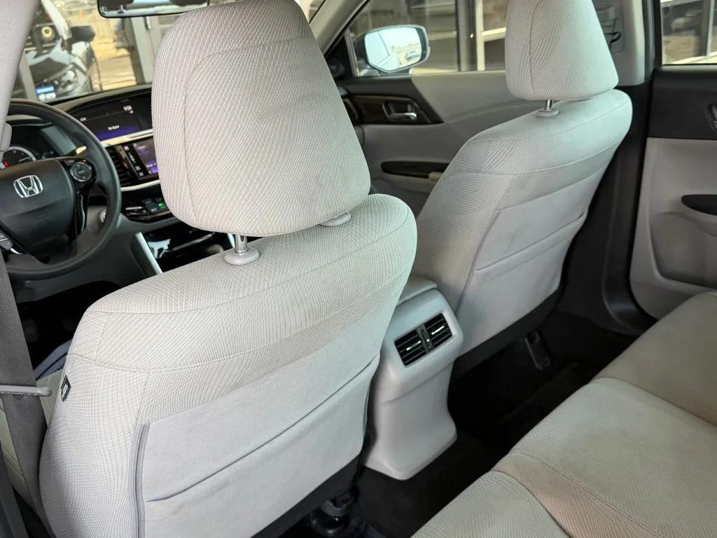 Honda Accord photo 24