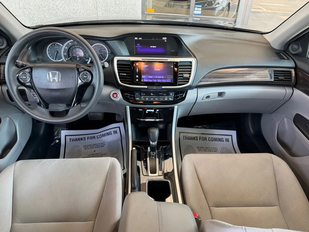 Honda Accord photo 26