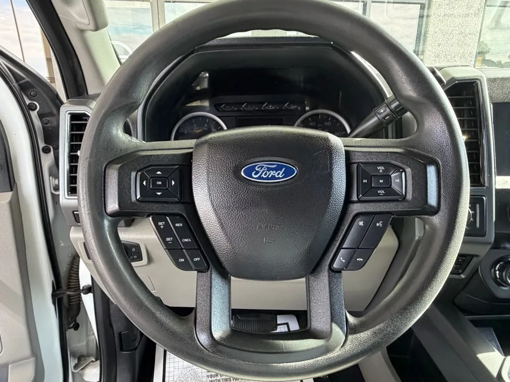 Ford F-250 photo 8