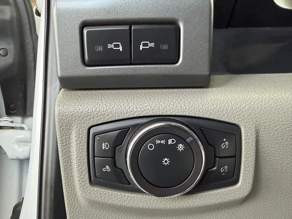 Ford F-250 photo 17