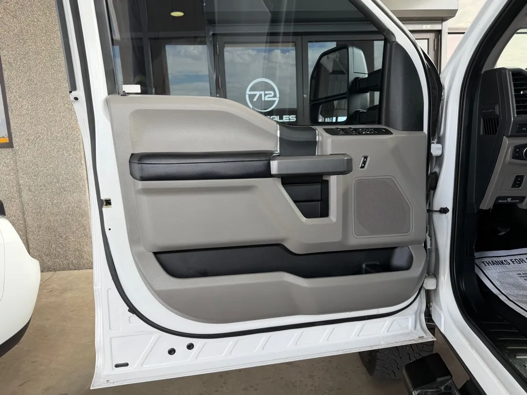 Ford F-250 photo 19