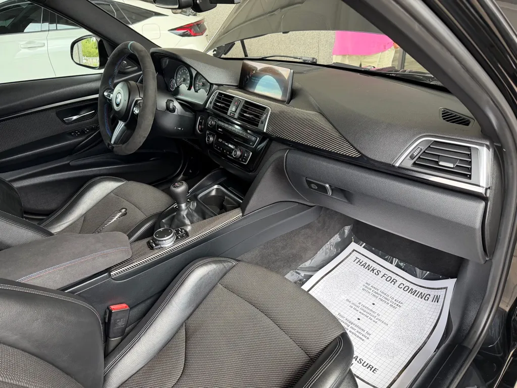 BMW M3 photo 30