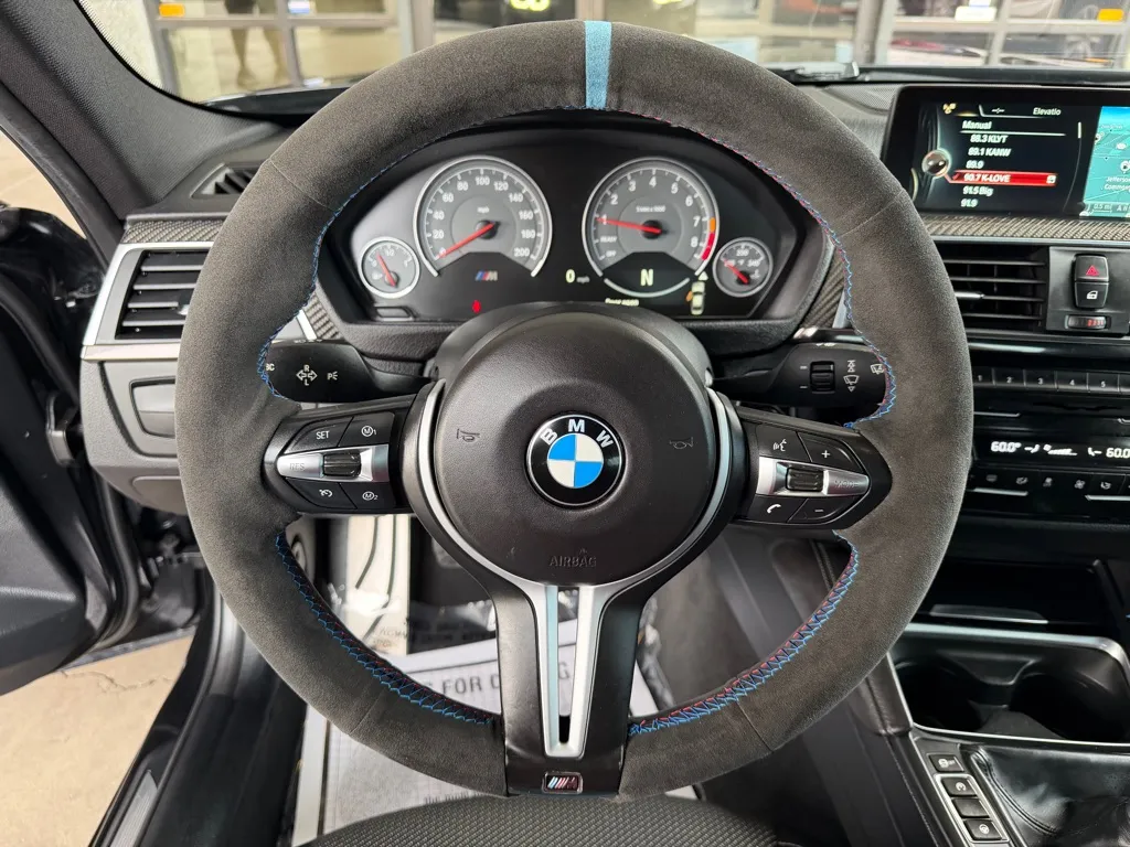 BMW M3 photo 10