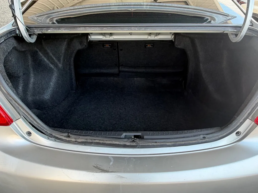 Toyota Yaris photo 18