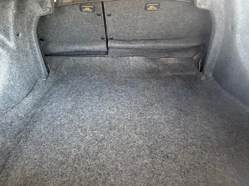 Toyota Yaris photo 19